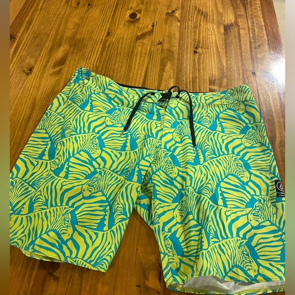 Volcom Swim Shorts - Picture 1 of 3